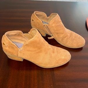 Dr Scholl’s Ankle Booties Tan color